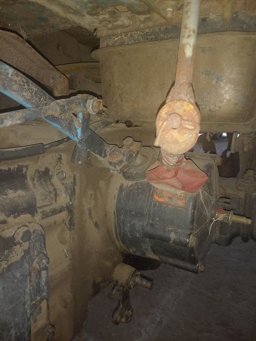 Трактор МТЗ в хорошому стані.