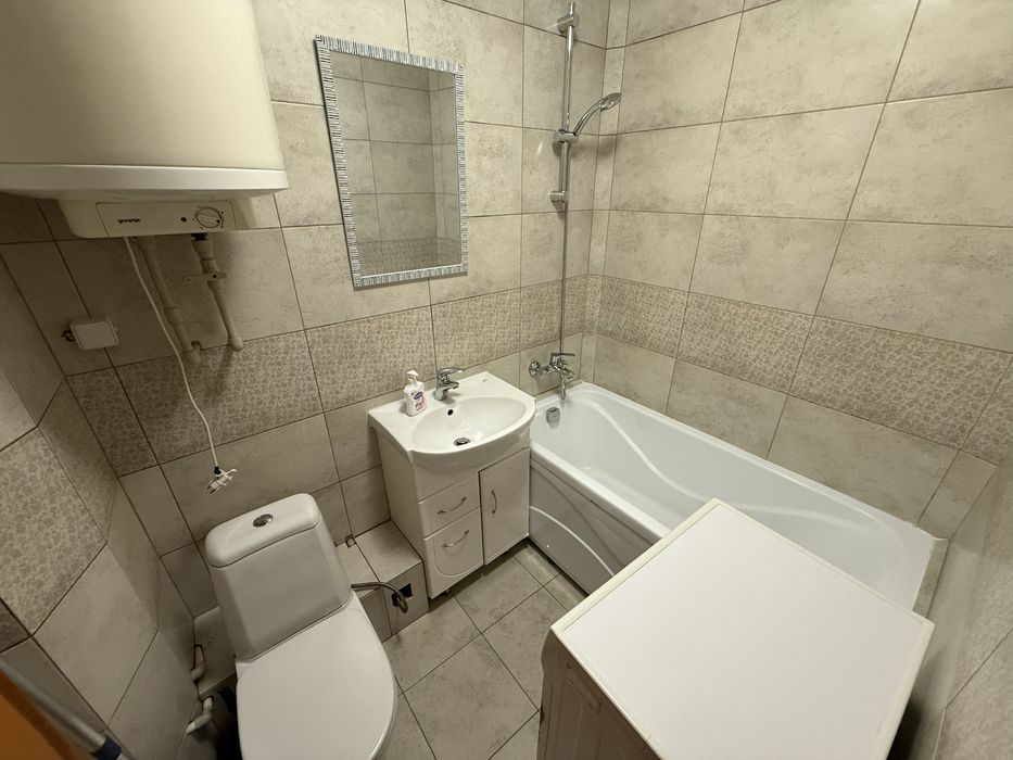 Двухкомнатная квартира с ремонтом на ул.Космонавтов,ост.Космос.