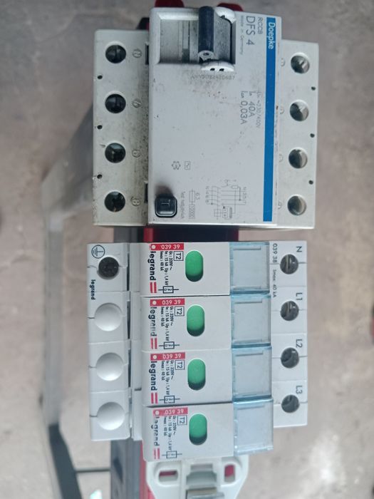 Bezpieczniki Siemens i inne.