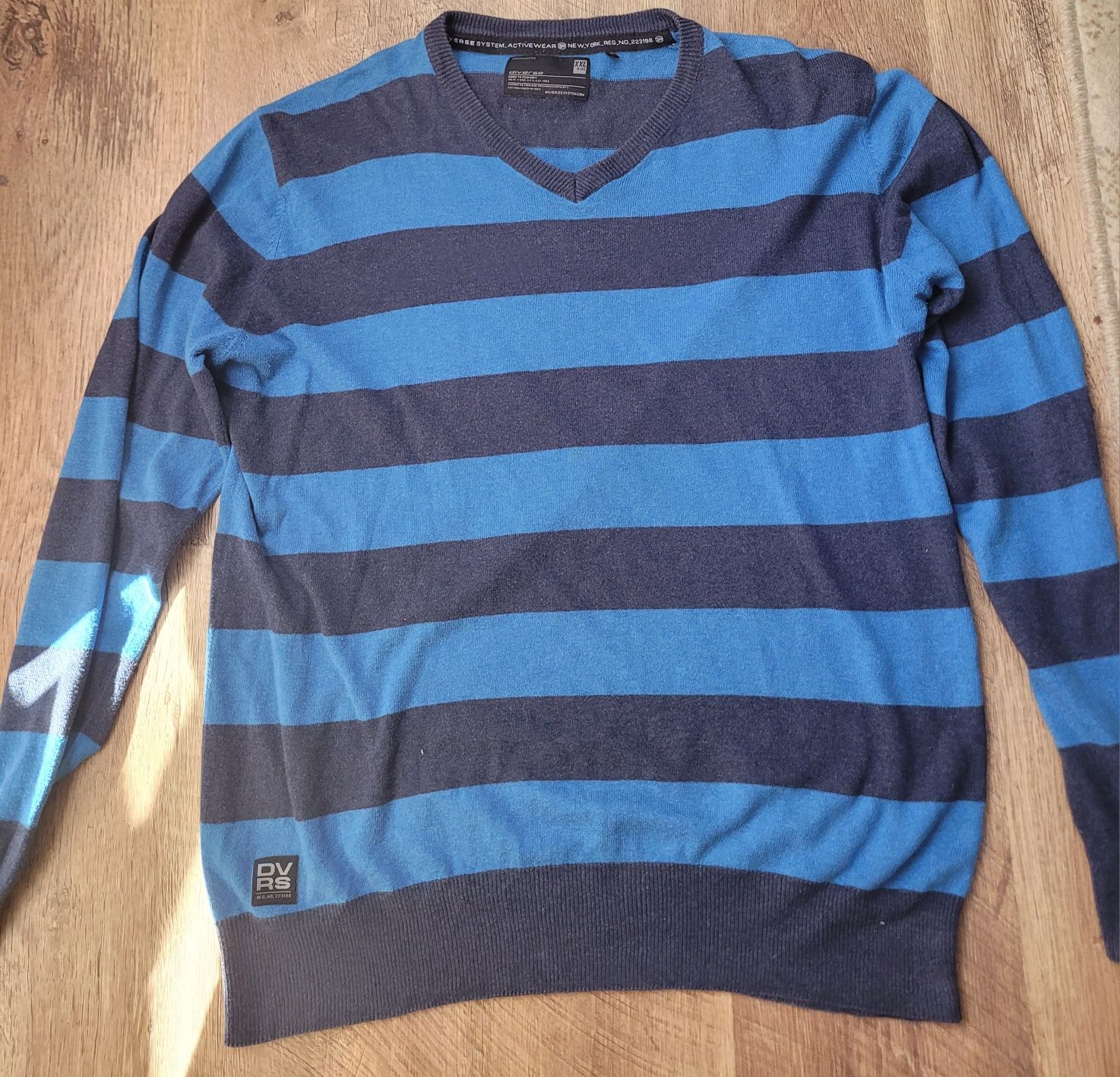 Sweter męski w serek 2XL diverse