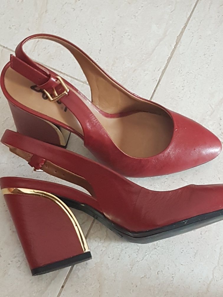 Sapatos bordeaux Zilian