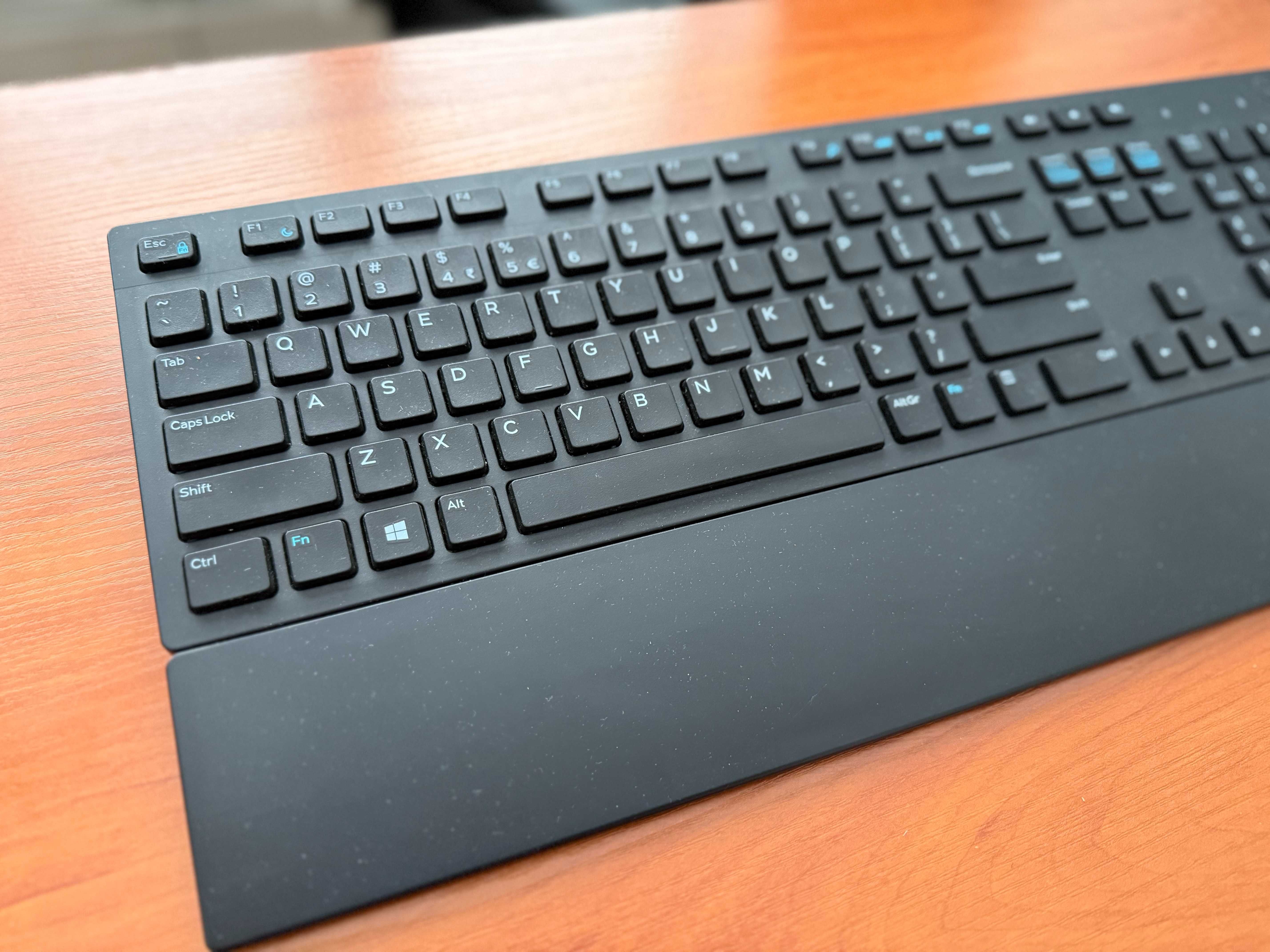 Klawiatura multimedialna DELL KB216 czarna + podpórka pod nadgarstki