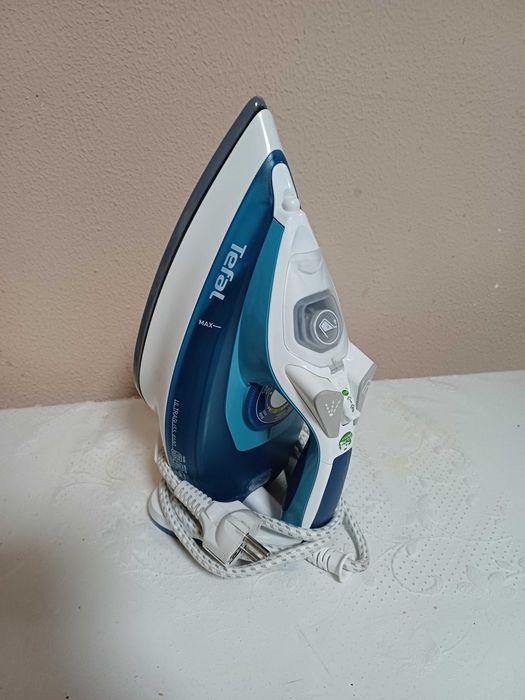 Керамічна праска Tefal