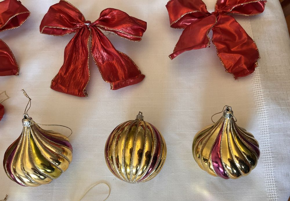 Luxuosas decoraçǒes para árvore de Natal