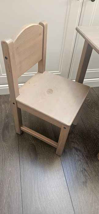 Stolil drewniany Ikea sundvik z krzesełkami
