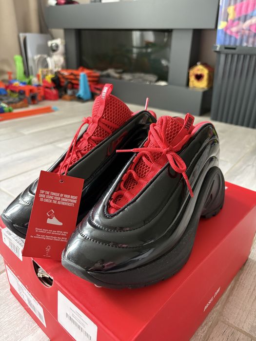 Жіночі чорні з червоним кросівки S-D-RUNNER X