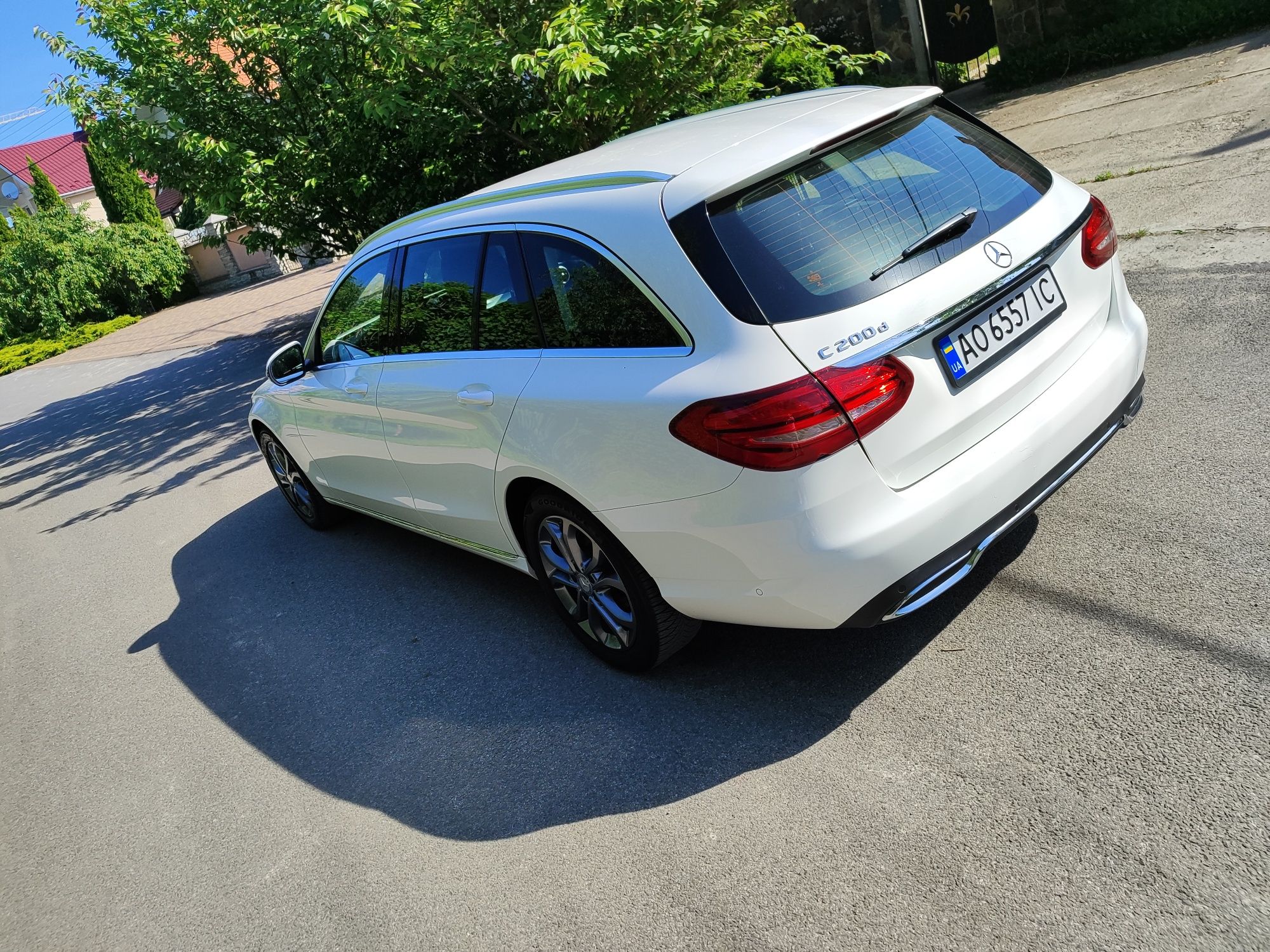 Продається Mercedes c200d 2016