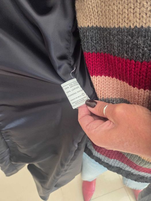 Casaco comprido de Senhora, cabedal fino, punhos e gola em pelo