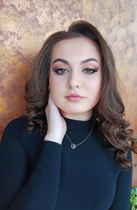 Макіяж. Зачіски .Make up. Візажист. Фарбування брів. Курси.