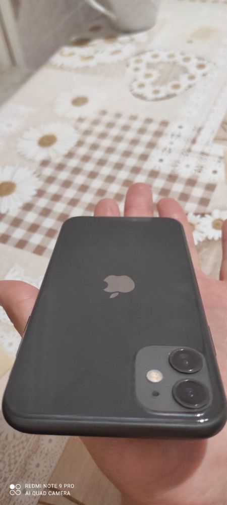 iPhone 11 в хорошем состоянии