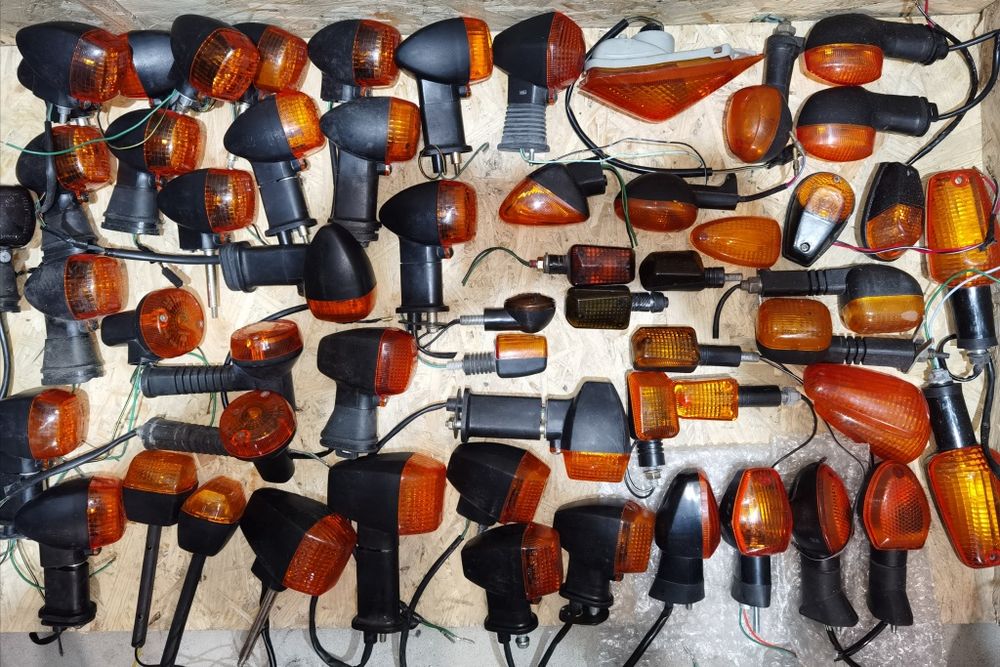 Повороти, стоп. Інше. Kawasaki. Suzuki. Yamaha. Honda.