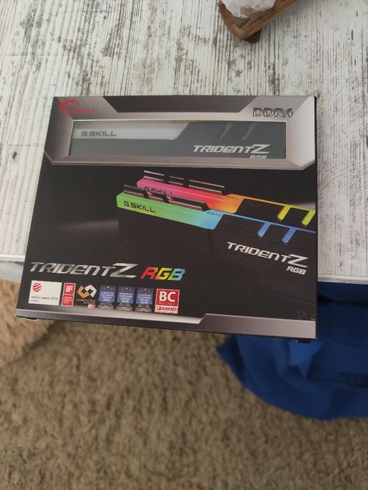 Memória RAM DDR4 G.SKILL (2 x 8 GB - 3000 MHz - CL 16)