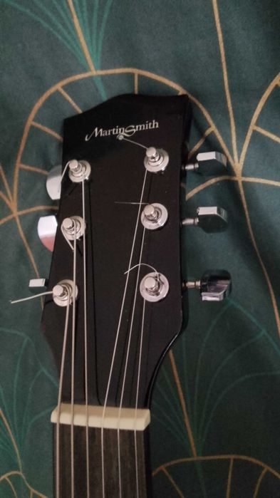 Gitara akustyczna z pokrowcem