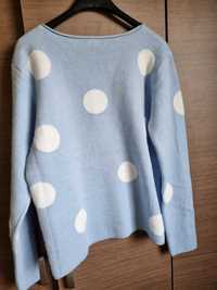 Sweter błękitny w białe grochy