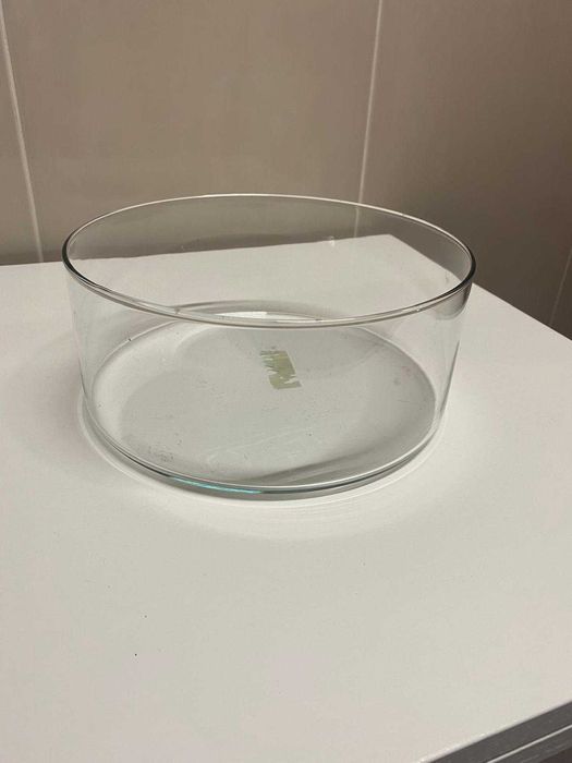 Bela taça decorativa em vidro, muito pouco usada