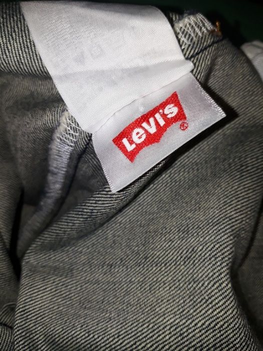 Продам джинсы фирмы "Levis" (Польша).Модель 501