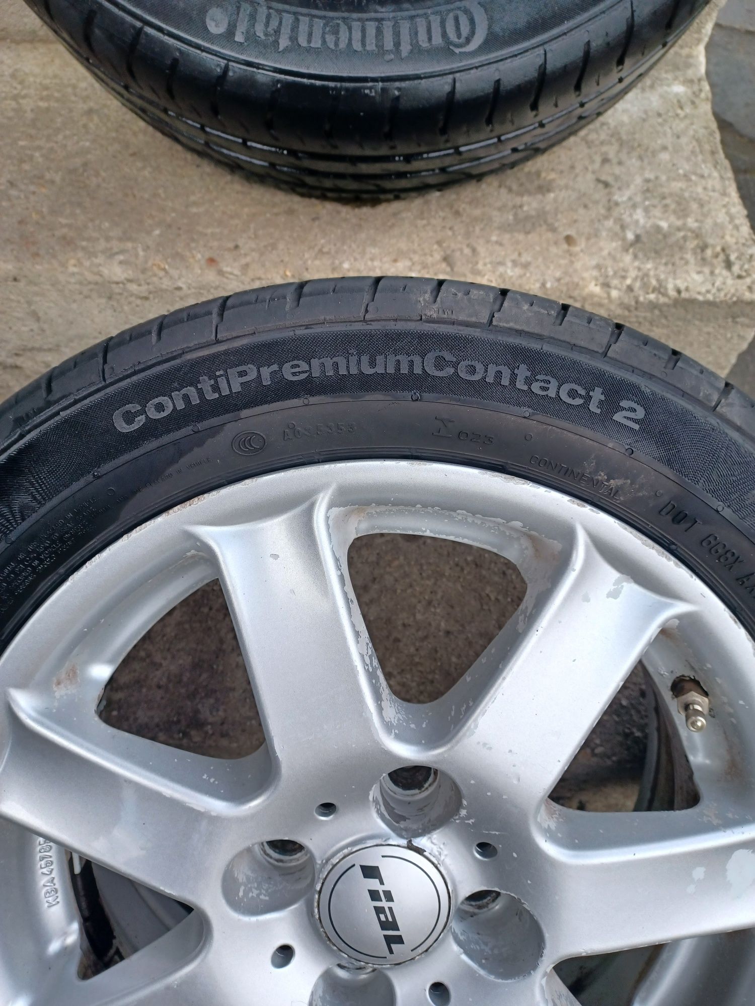Felgi z oponami 185/55/15 rozstaw 4×100 piasta 57.1.
