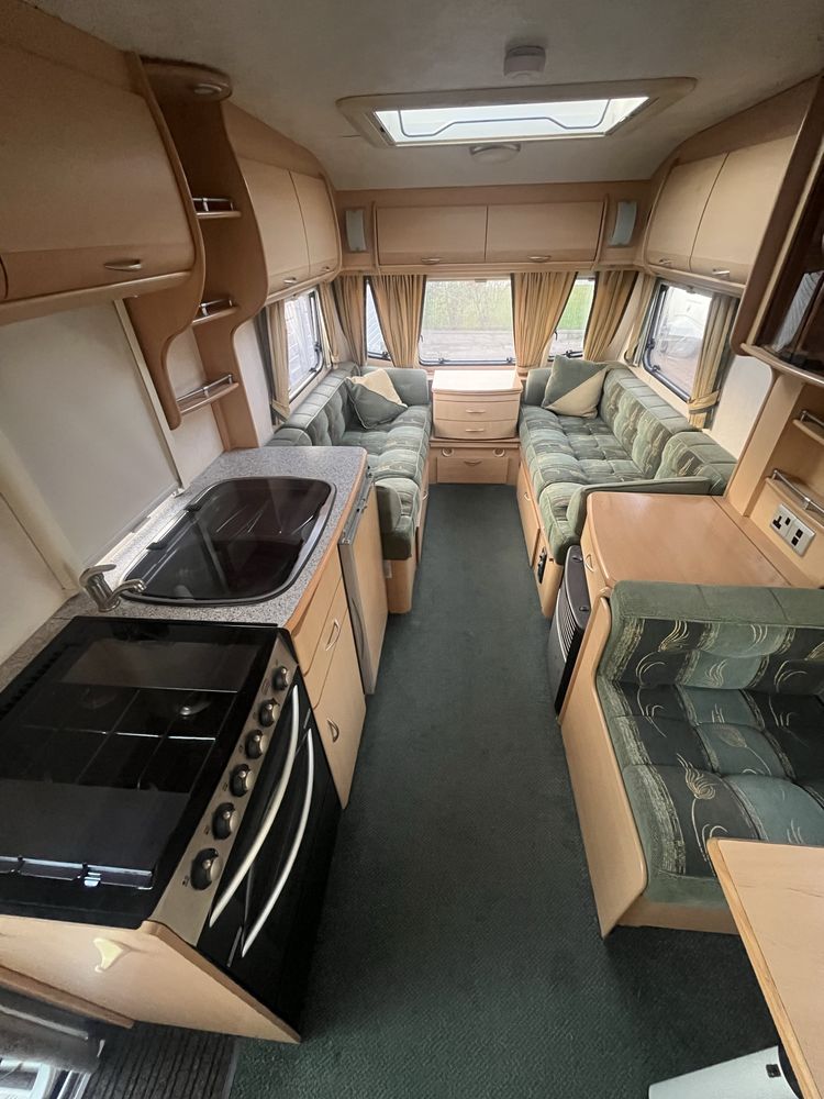 Przyczepa Coachman Amara 520/4 rok 2006, przedsionek