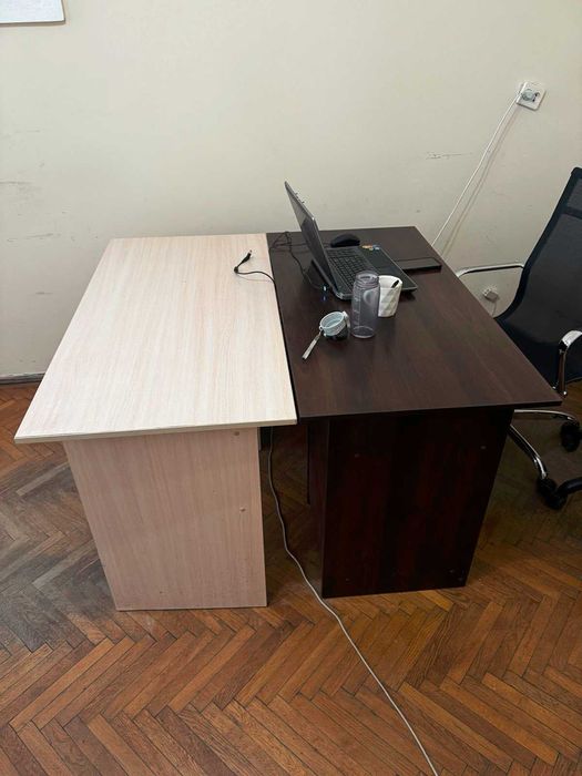 Продам 3 офісних столів б/у