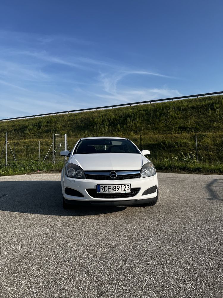Opel astra h gtc