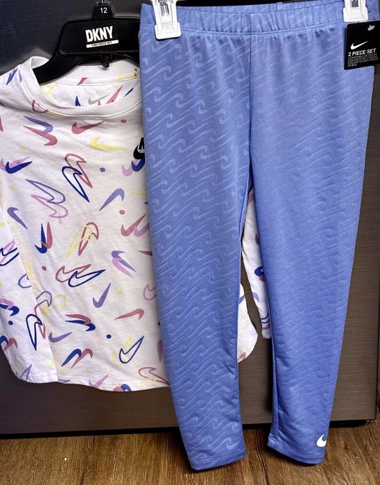 NIKE  Dres komplet NOWY dla dziewczynki rozmiar 116 122