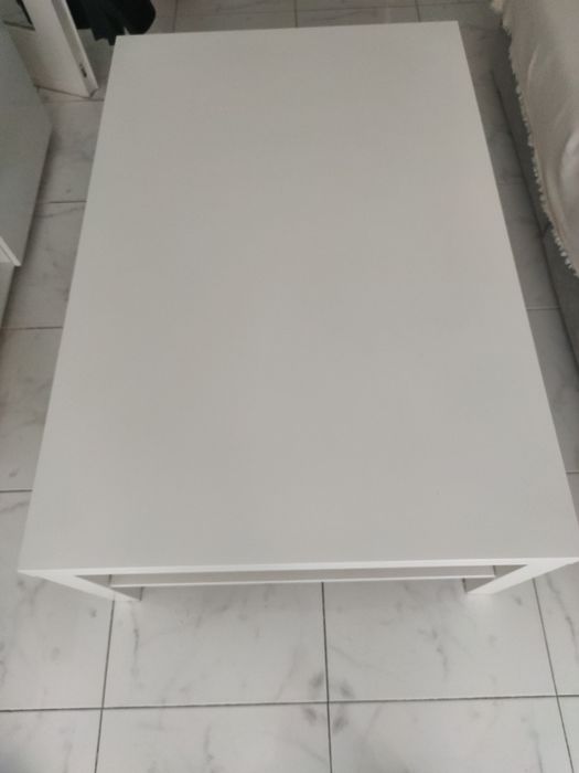 Mesa Lack IKEA centro sala