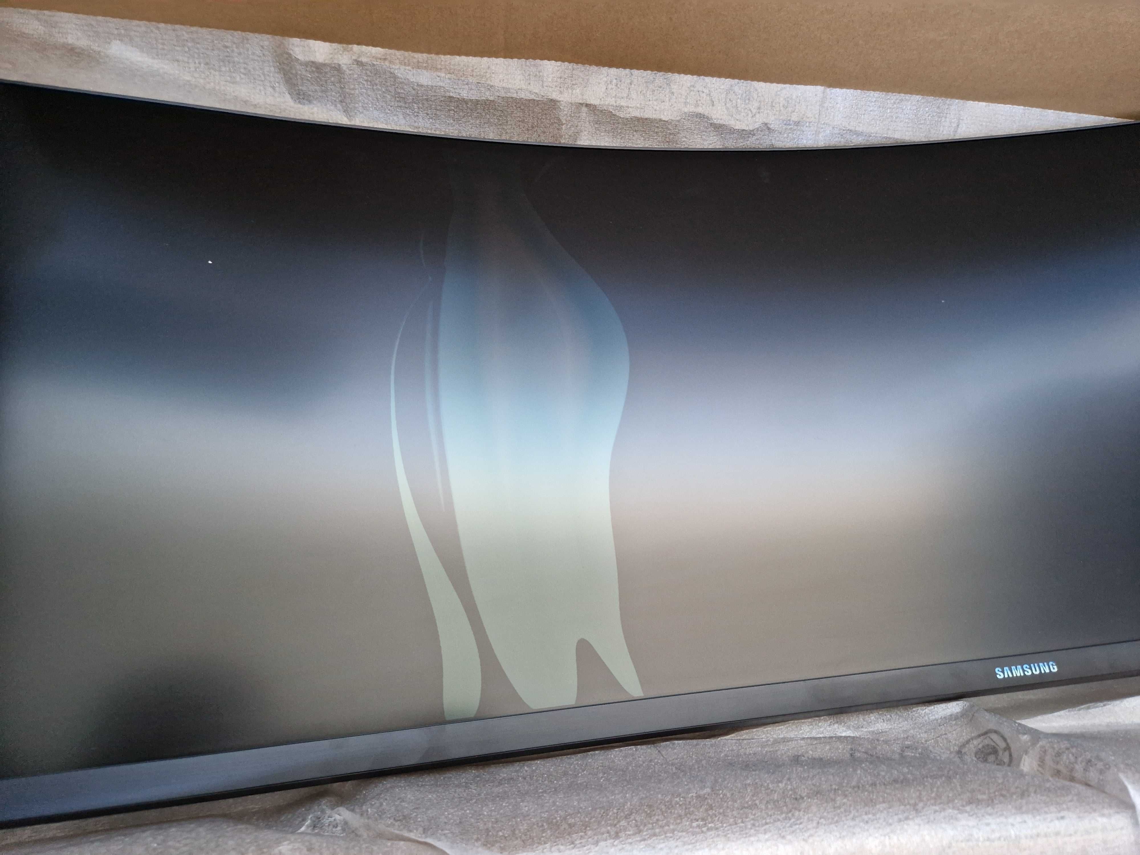 Monitor Gaming Curvo Samsung Odyssey CHG90 Partido