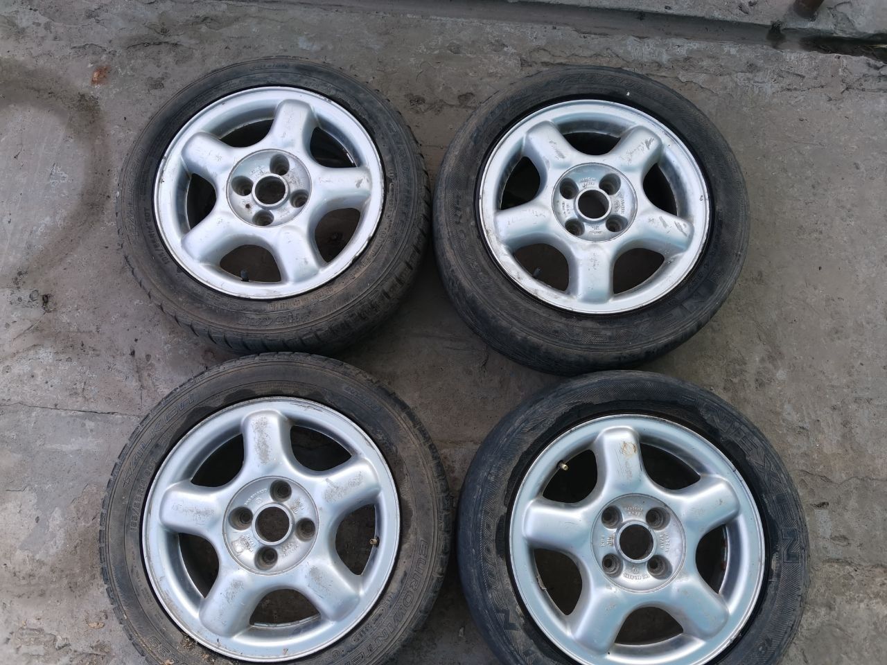 Литі диски R14

Продам комплект литих дисків R14.

Виробник: Made in J