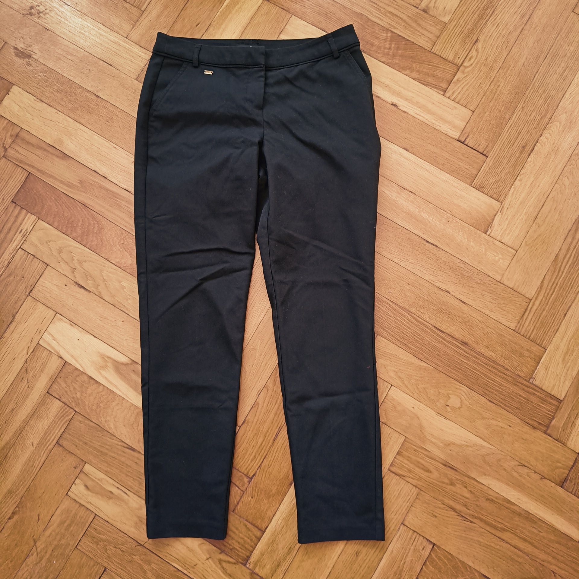Spodnie czarne Wallis eleganckie biurowe 38