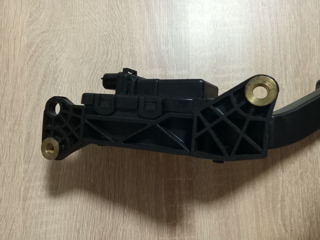 Hella 53013868ac Потенценометр Педали  АКСЕЛЕРАТОРА JEEP CHEROKEE WK