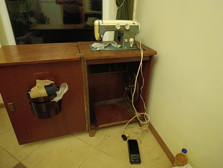 Продам швейную машинку