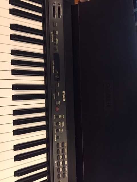 Piano Yamaha Modelo P80 com Pedal e Suporte