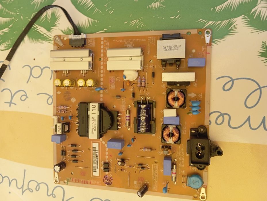 Vários componentes para televisores LG