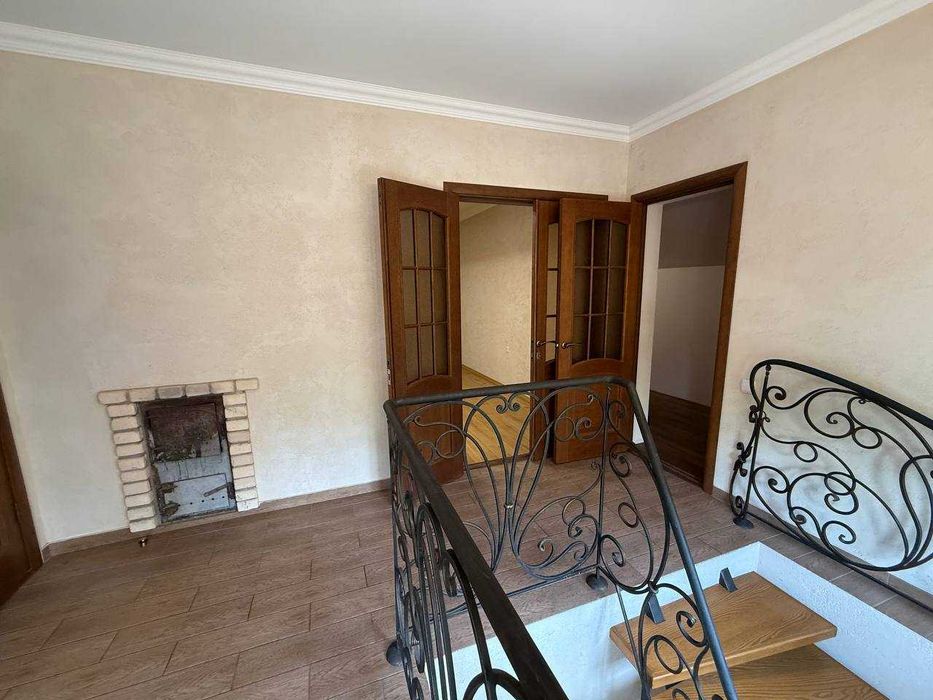 Оренда 4к будинку з гаражем на Карачунах