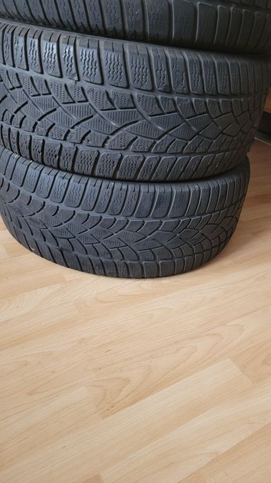 Opony zimowe DUNLOP 235/45 R19 cena za 4 sztuki