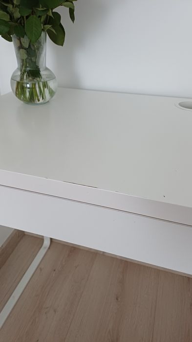 Biurko IKEA Micke 105 x 55 cm białe