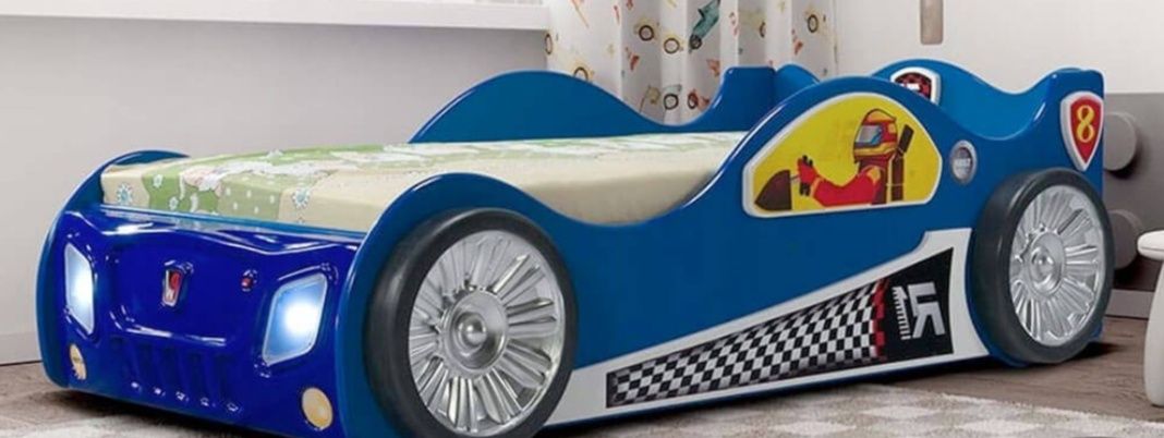 Łóżko auto niebieskie +materac