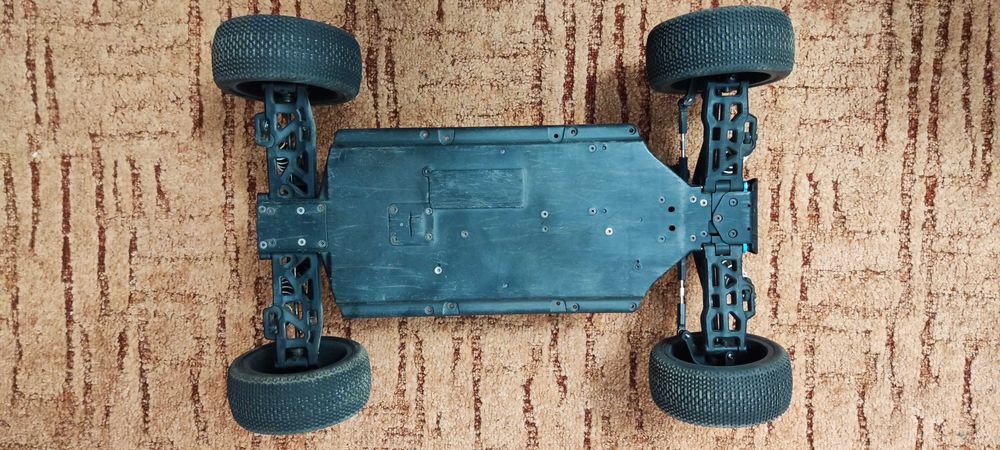 Model RC zdalnie sterowany Carson Beat Warrior 1:8 bezszczotka