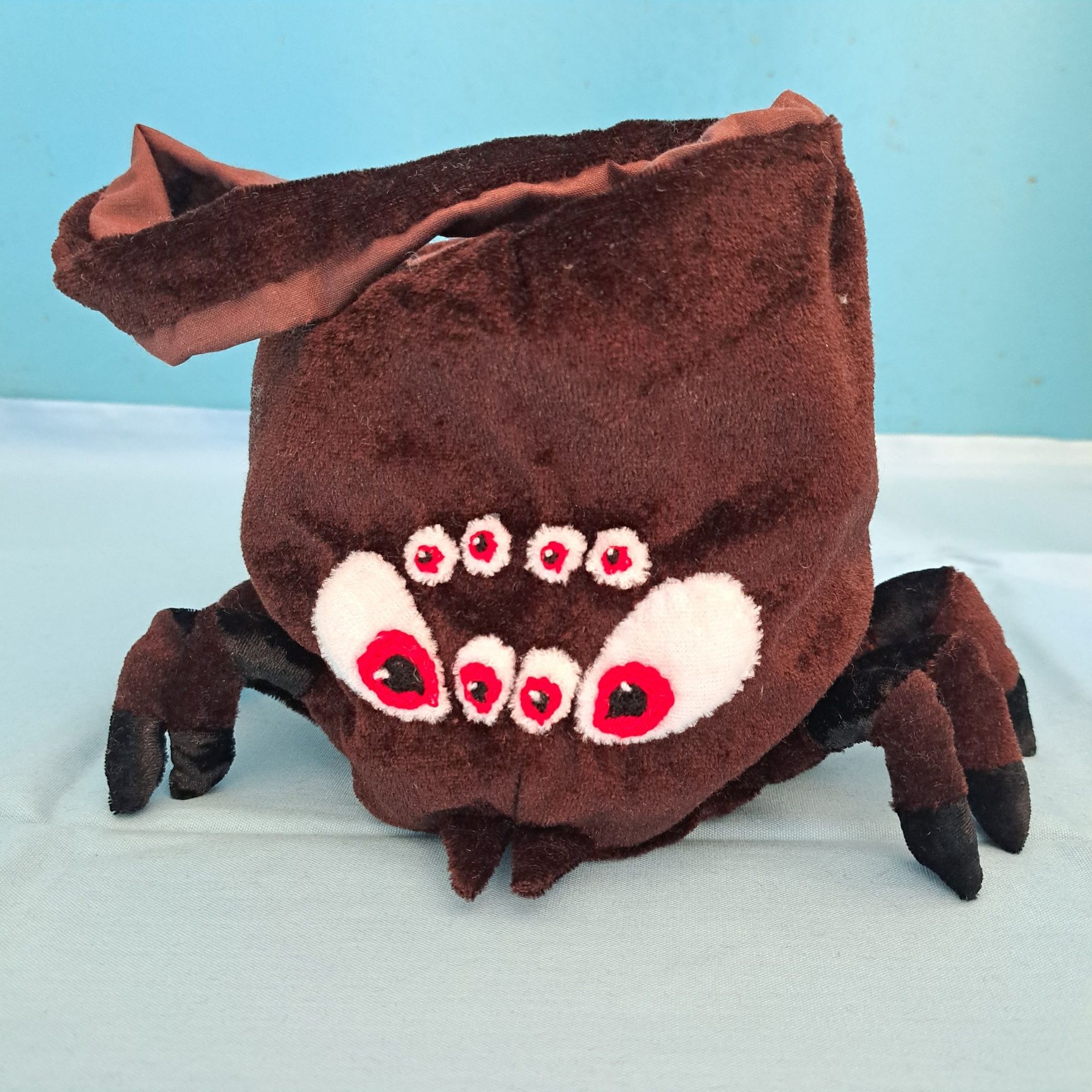 Мягкая игрушка паук-сумочка для конфет на Хэллоуин, конфетница-мешочек