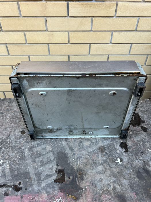 Сейф, ящик для денег, кассовый ящик