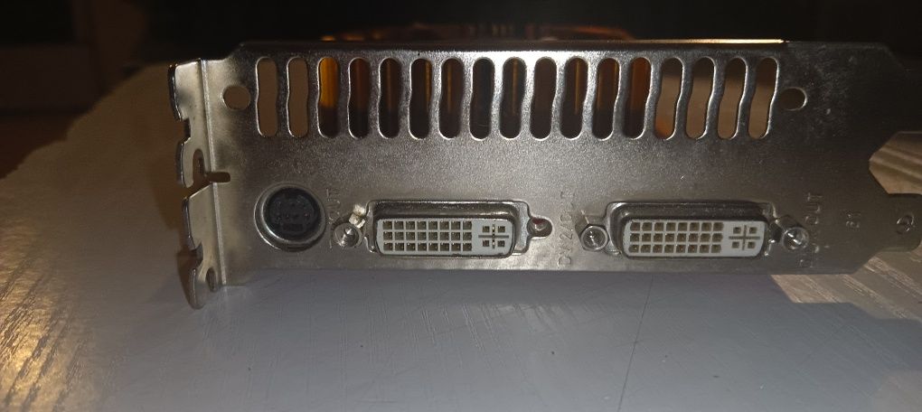 GeForce 9600GT ddr2