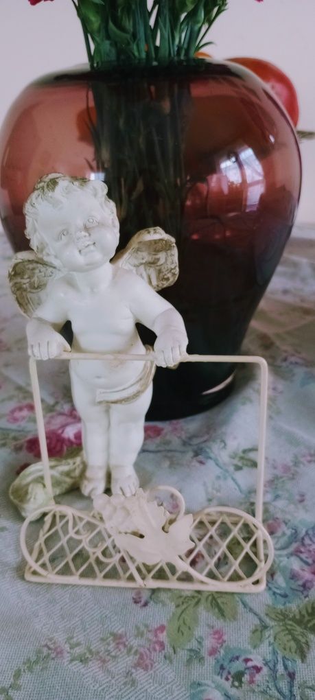 Śliczny serwetnik Bell deco