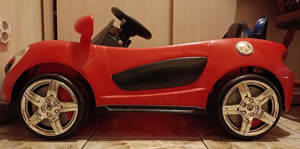 Samochód na akumulator, wiek 3+