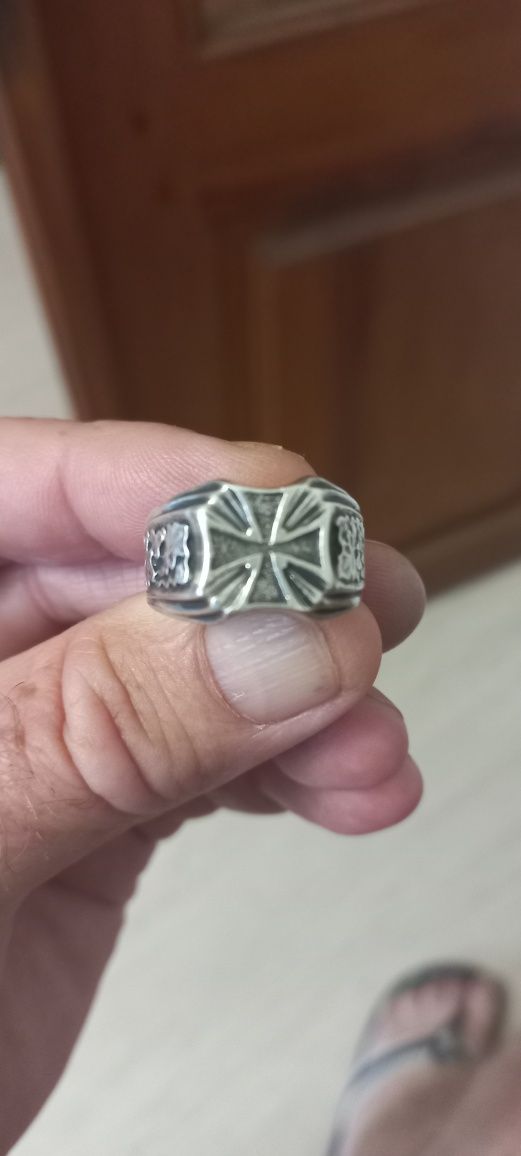 Продам срібний перстень