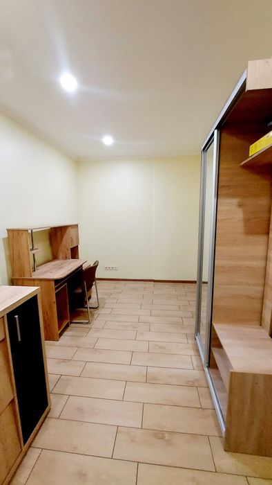 1 комнатна  з  евроремонтом  ст.М. Видубичі