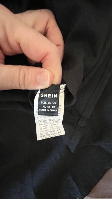 Vestido preto SHEIN XL com alças laço e bolso lateral