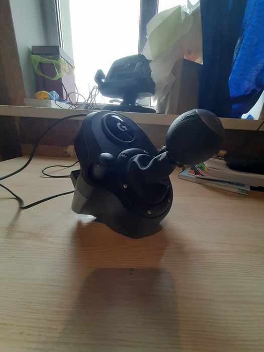 Руль от компании Logitech  руль Logitech g29+кпп