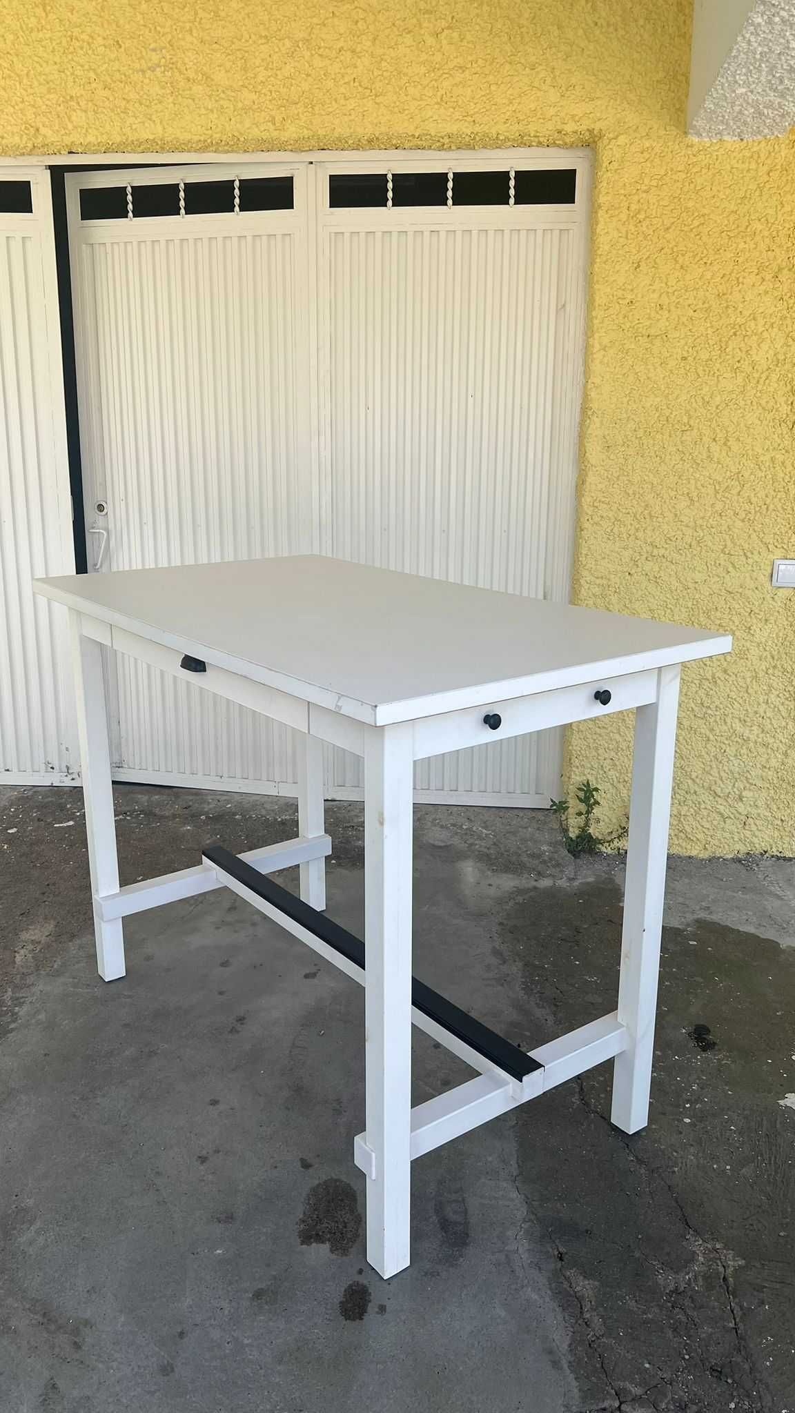 Mesa alta com 2 bancos, IKEA branca, NORDVIKEN