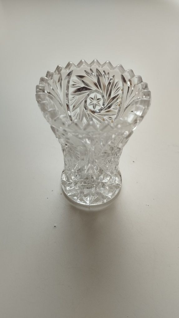 Vaso de cristal pequeno com detalhes