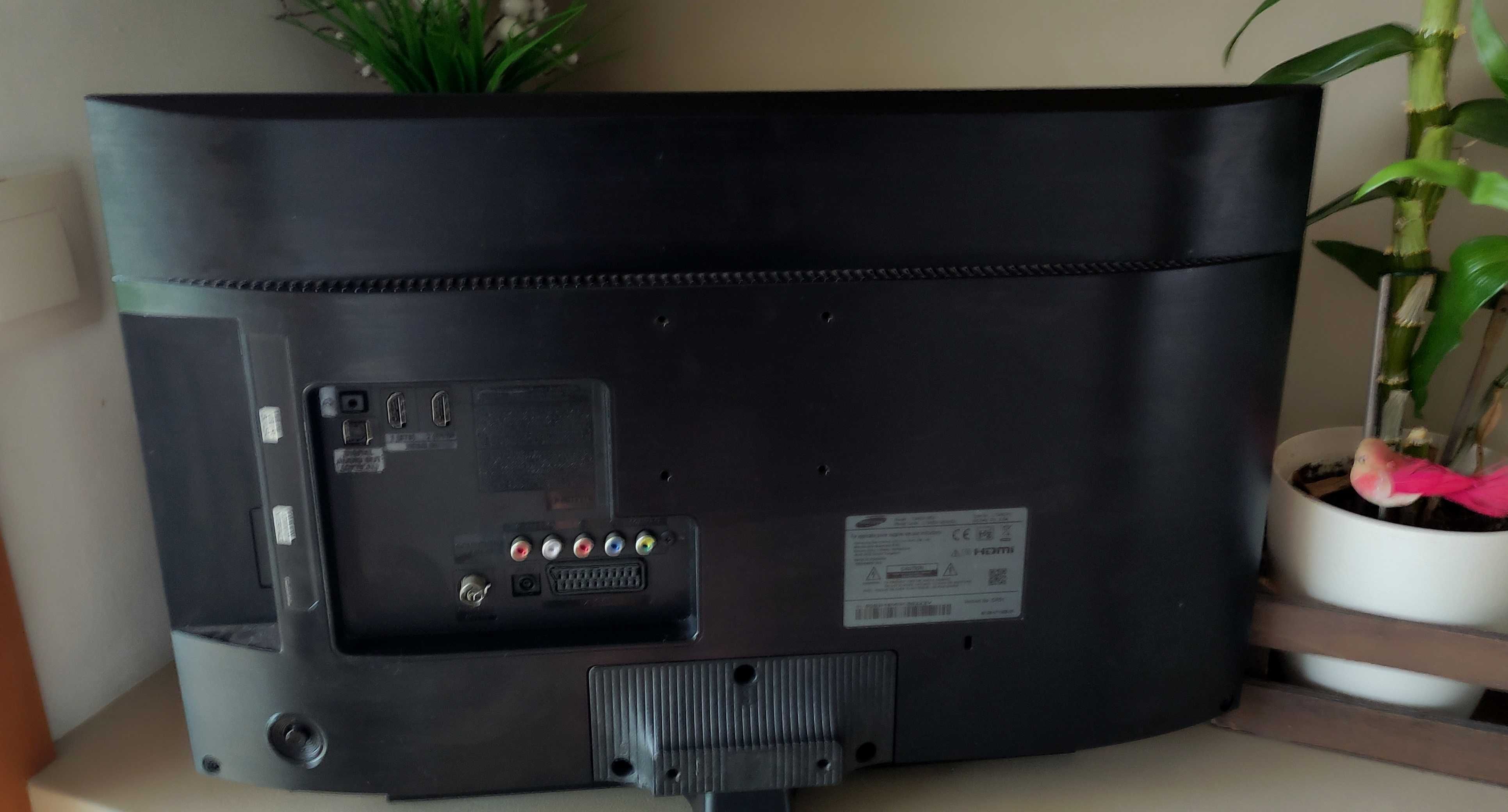 TV Samsung 24″ (56 cm x 37,6 cm). Excelente estado